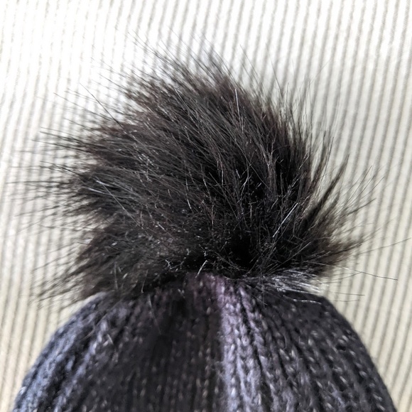 NWOT Volcom Lula Beanie - Picture 3 of 3
